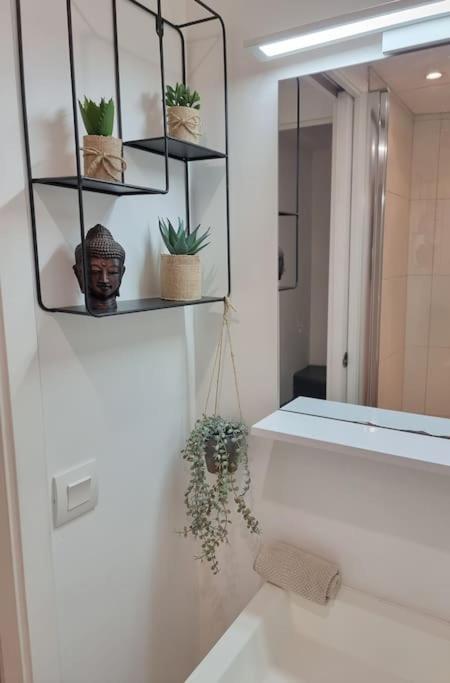 Nalan Orrygeois, Spa, Sauna, Proche Asterix Exteriör bild