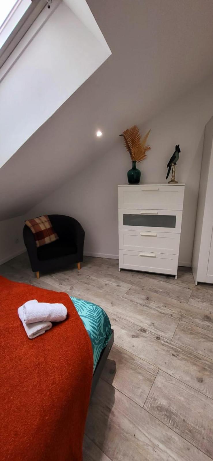 Nalan Orrygeois, Spa, Sauna, Proche Asterix Exteriör bild
