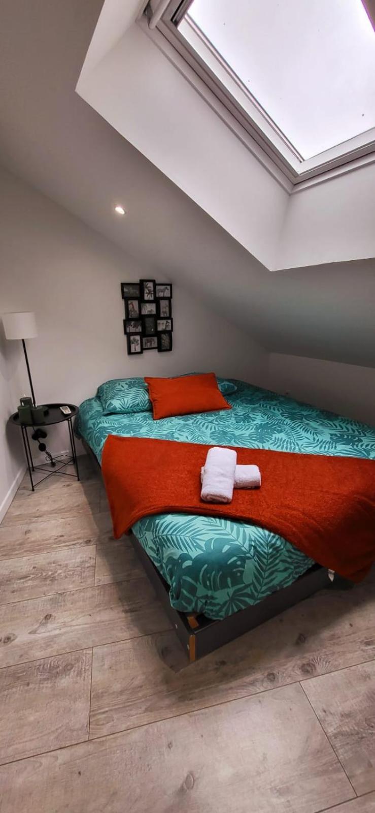 Nalan Orrygeois, Spa, Sauna, Proche Asterix Exteriör bild